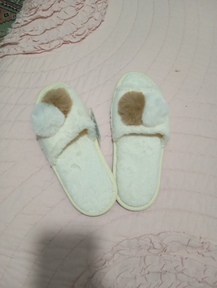 Kadın Beyaz Kürklü Ev Terliği - Görsel 2