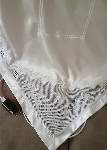 İşlemeli Beyaz Masa Örtüsü - Görsel 2