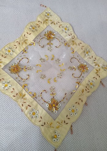 Nakışlı Beyaz Masa Örtüsü - Görsel 3