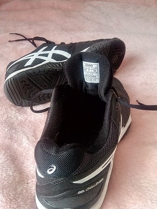 40 Beden orjinal asics spor ayakkabı netten aldim buyuk oldu ayağıma tert