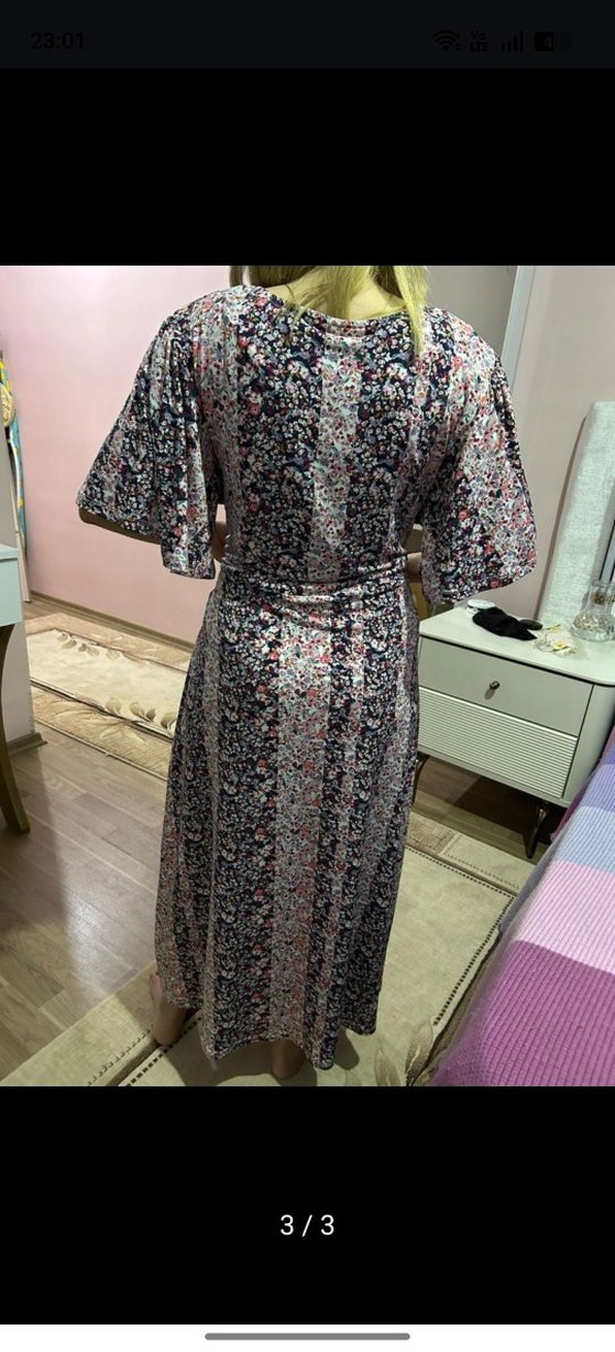 pembe lila tonlarında uzun elbise - Görsel 3