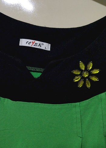 Yeşil  yaka detaylı tişört - Görsel 3