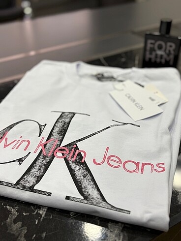 Calvin Klein (s,m,l,xl,xxl) vardır
