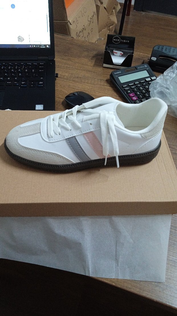 Beyaz Siyah Çizgili Kadın Spor Ayakkabı  36-37-38-39-40 - Görsel 4