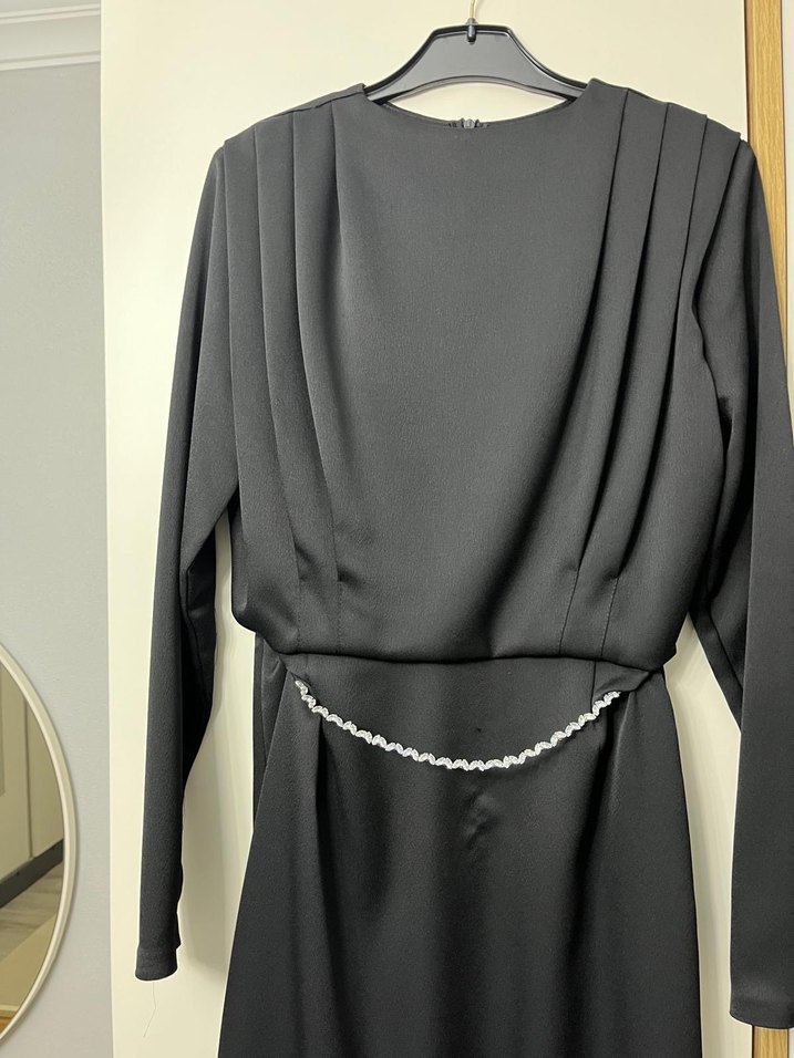Siyah V Yaka Uzun Kollu Drapeli Elbise - Görsel 3