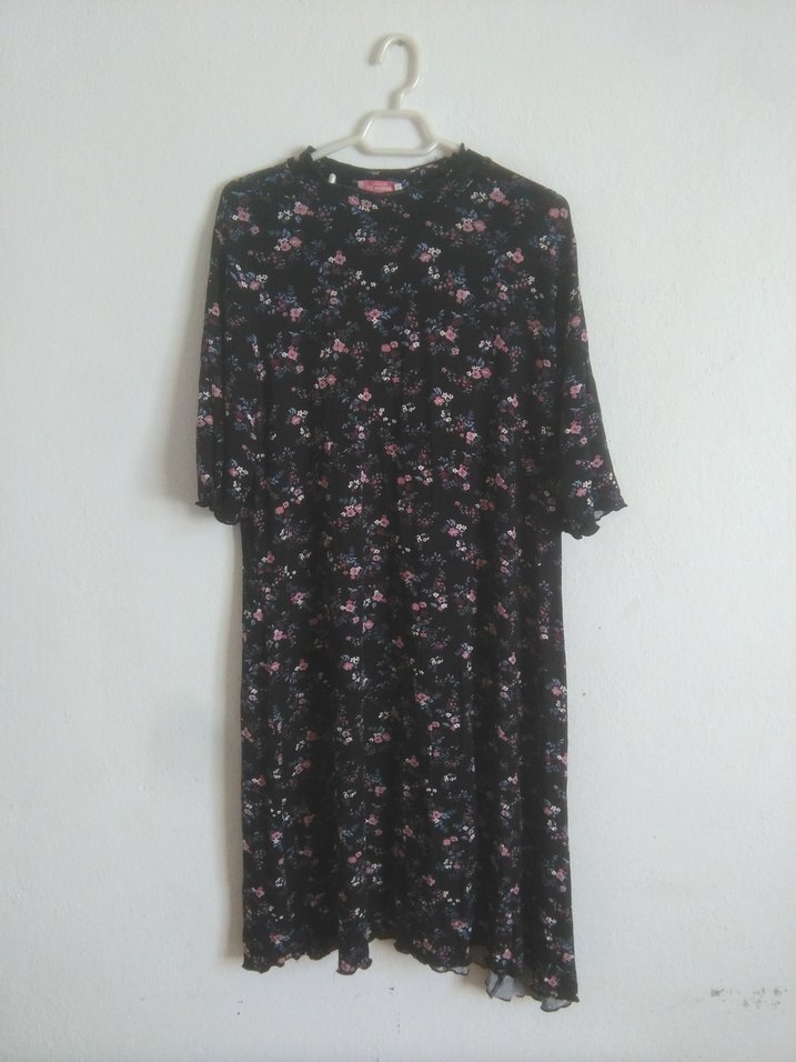 Siyah Çiçek Desenli Kadın Elbise - Görsel 4