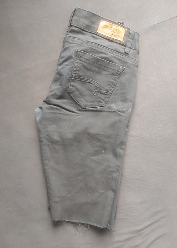 Düğmeli Kadın Denim Bermuda Şort - Görsel 4