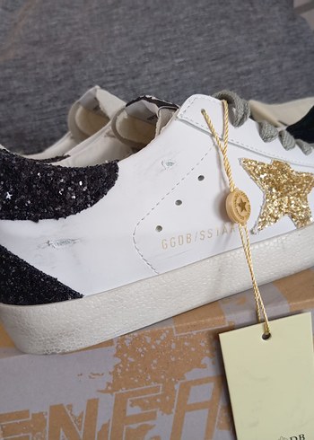 Golden Goose Deluxe SINIRLI SAYIDA KAMPANYA GOLDEN GOOSE DELUXE AYAKKABI