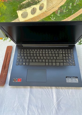 Lenovo Siyah Laptop