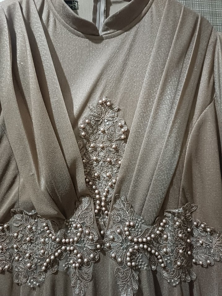 54 beden Bej Uzun Kollu Dökümlü Abiye Elbise - Görsel 3