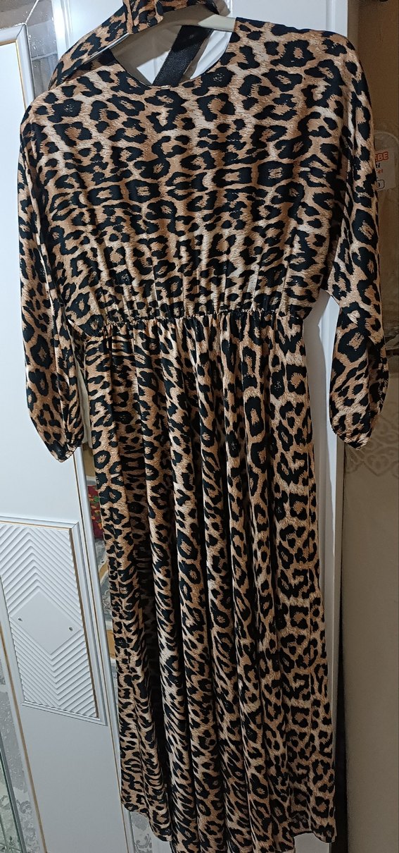 Leopar Desenli Kahverengi Uzun Elbise - Görsel 2