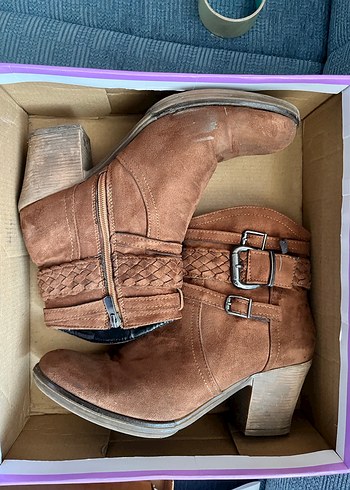 Kahverengi Süet Kadın Botları Tokalı - Görsel 6