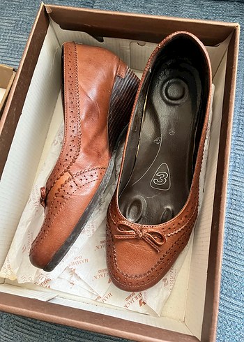 Kahverengi Deri Kadın Dolgu Topuklu Klasik Ayakkabı - Görsel 3