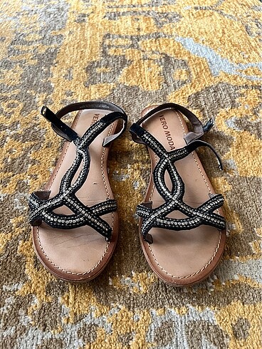 37 Beden Vera Moda taşlı sandalet