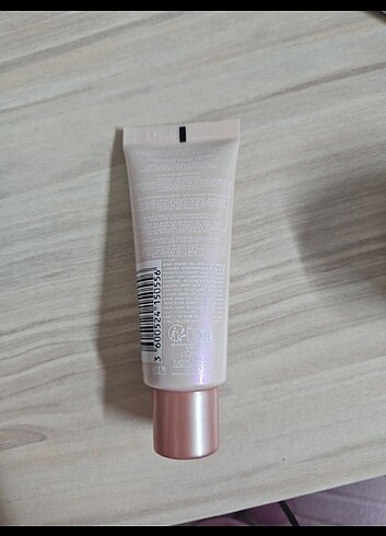 Loreal Paris loreal lumi glotion makyaj bazı 901
