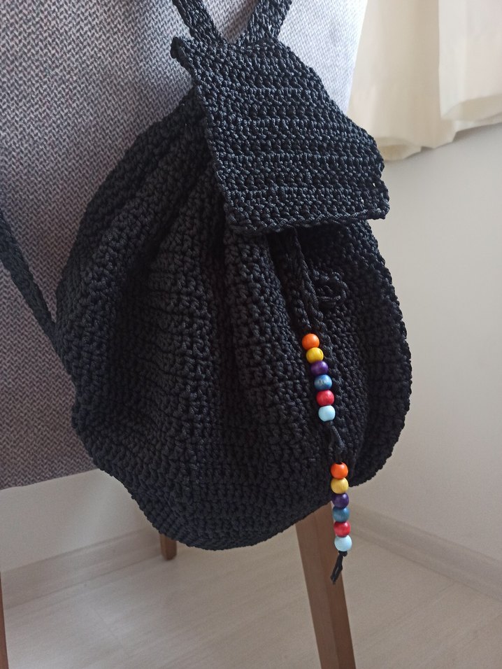 Boncuk Detaylı Siyah Örgü Sırt Çantası - Görsel 2