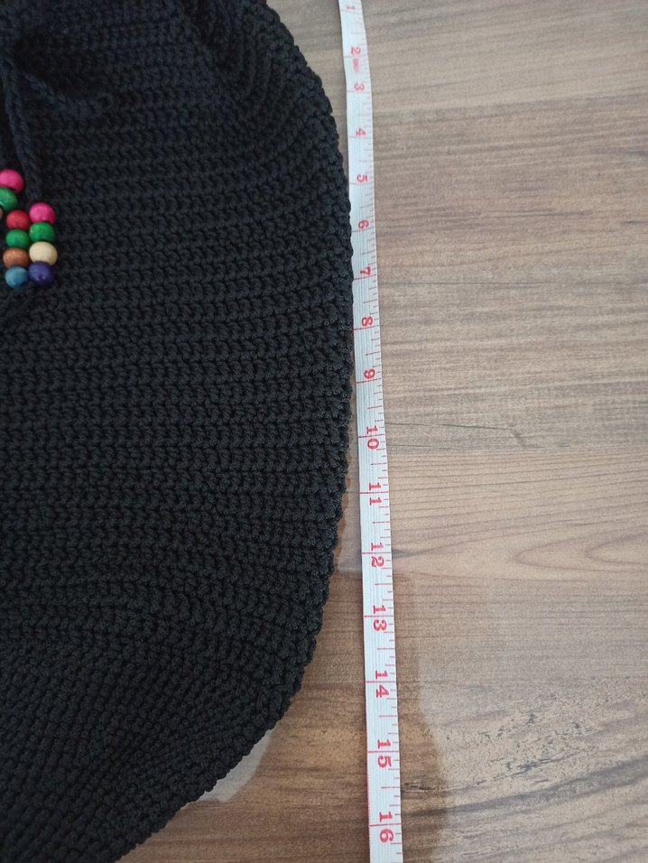 Boncuk Detaylı Siyah Örgü Sırt Çantası - Görsel 4