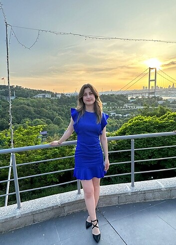 Trendyolmilla Saks Fırfır Detaylı Elbise