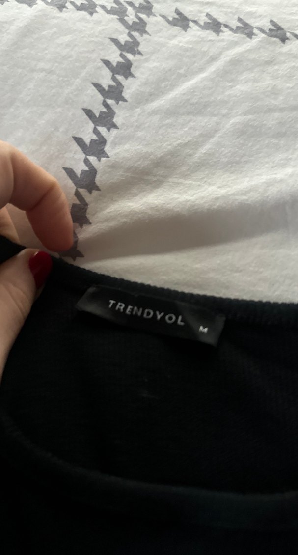 Siyah Yüksek Yakalı Kolsuz Uzun Elbise - Görsel 3