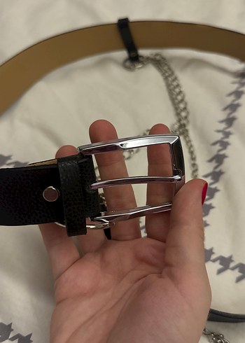 Zincir Detaylı Siyah Deri Kemer - Görsel 2