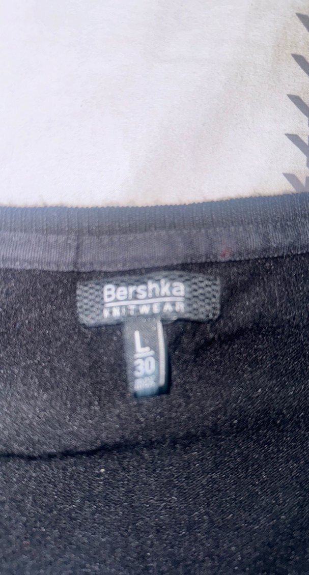 Siyah V Yaka Düğmeli Kısa Kollu Kadın Hırka - Görsel 2