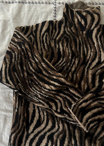 Kahverengi Zebra Desenli Balıkçı Yaka Kadın Kazak - Görsel 2