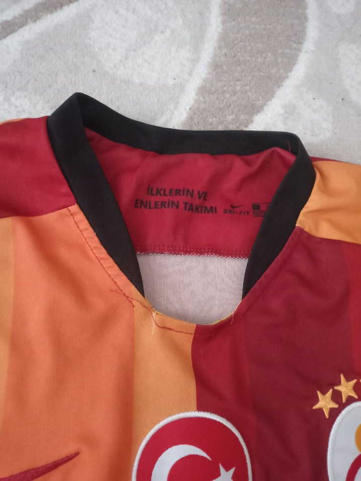 Kısa Kollu Kırmızı Galatasaray Forma - Görsel 4