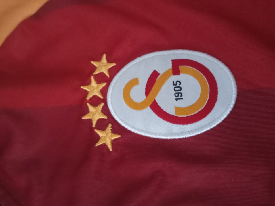 Kısa Kollu Kırmızı Galatasaray Forma - Görsel 5