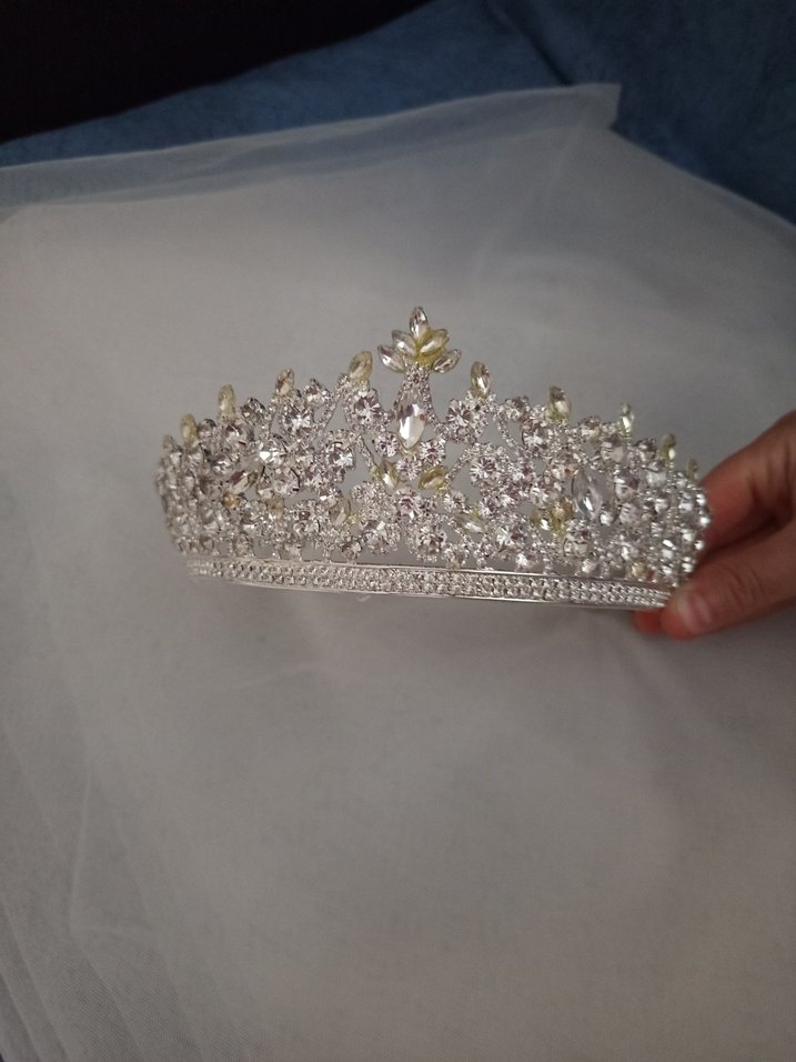 Diger Beyaz Payetli Düğün Tacı - Görsel 3