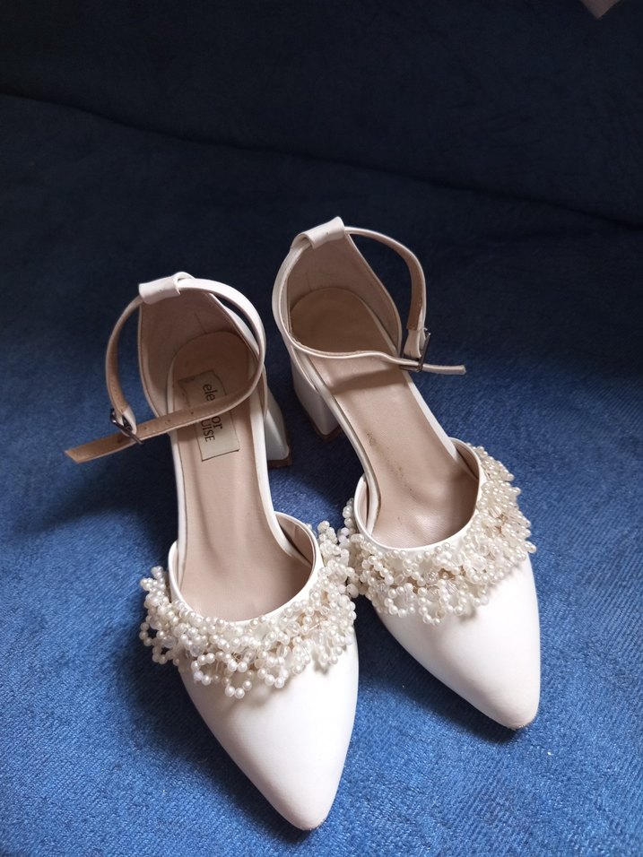Diger Beyaz İnci İşlemeli Dolgu Topuklu Kadın Ayakkabı - Görsel 2