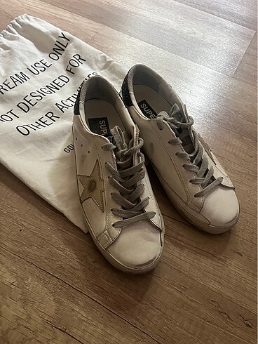 Golden goose sneaker