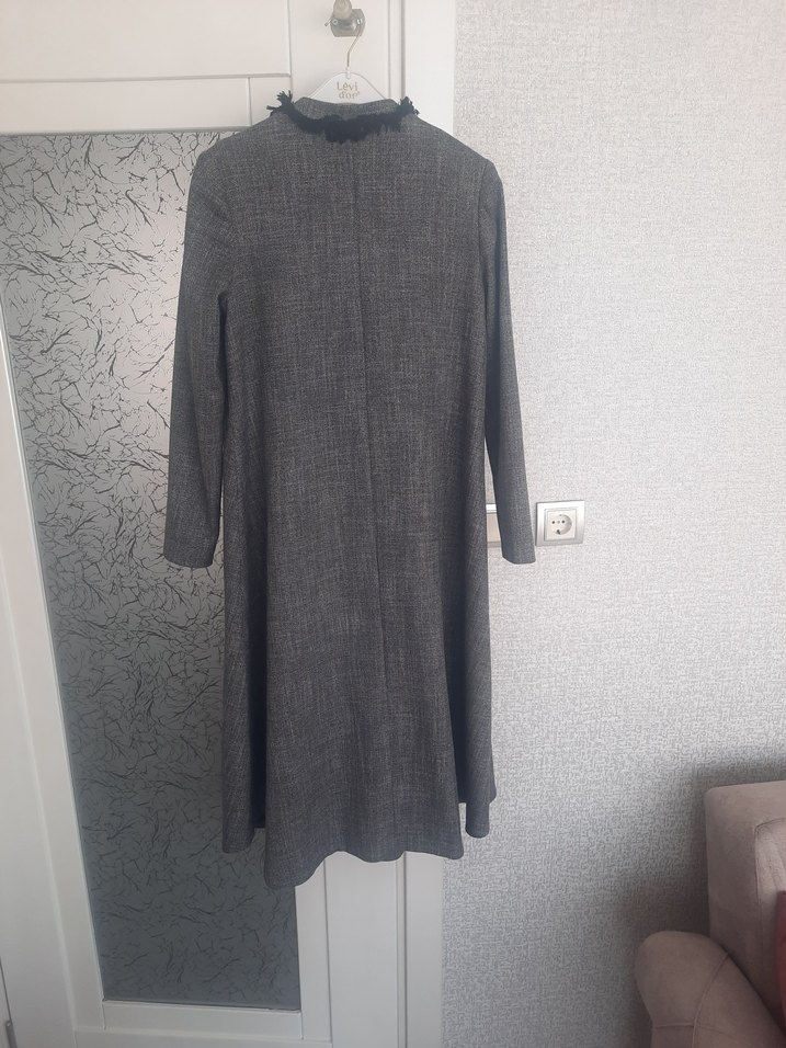 Püsküllü Gri Uzun Keten Kadın Kaban - Görsel 2