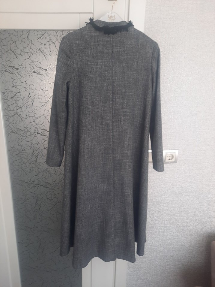 Püsküllü Gri Uzun Keten Kadın Kaban - Görsel 3