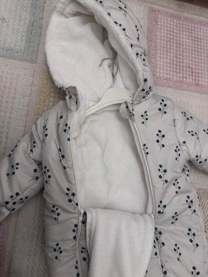 Civil Beyaz mavi çiçekli Bebek mont tulum - Görsel 4