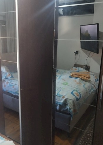 yatak Odası İçin Kahverengi ve Gri Gardırop - Görsel 3