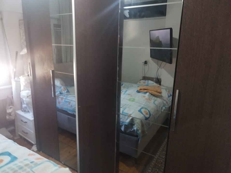 yatak Odası İçin Kahverengi ve Gri Gardırop - Görsel 3