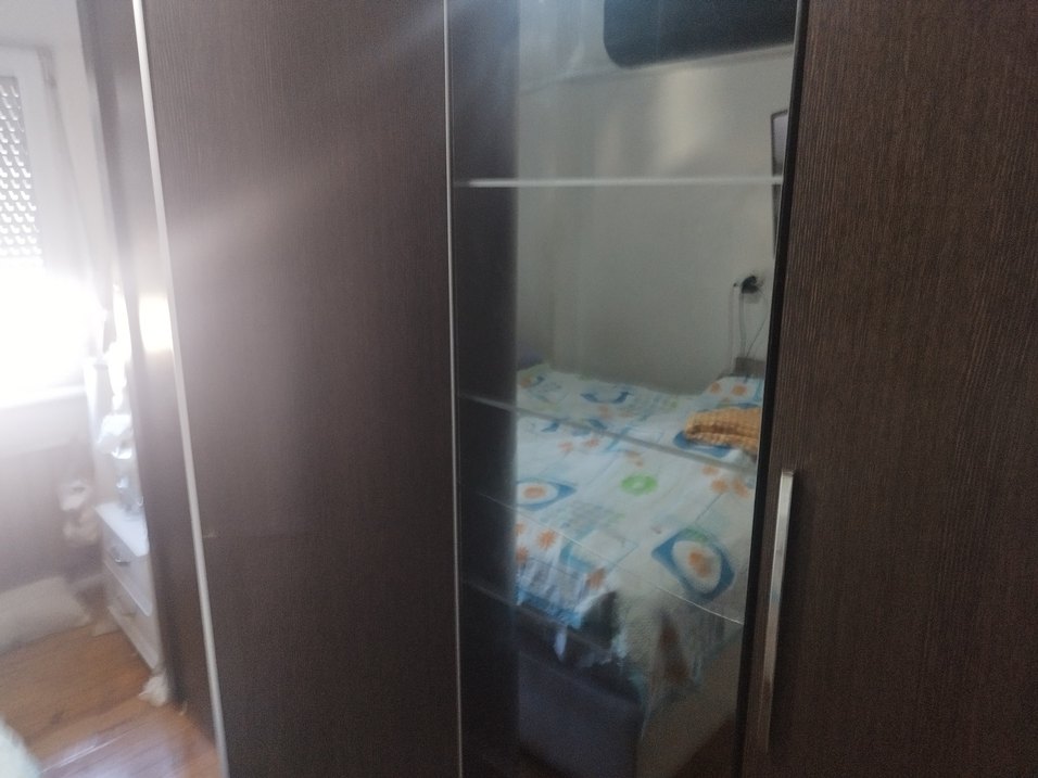 yatak Odası İçin Kahverengi ve Gri Gardırop - Görsel 2