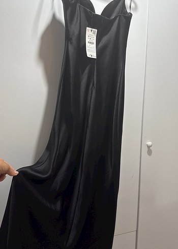 m Beden Siyah Drapeli Uzun Saten Elbise