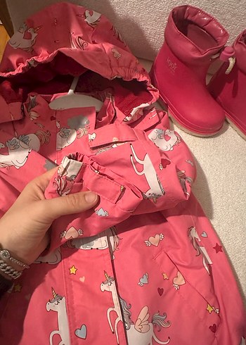 Çocuk Tchibo yağmurluk ve igor bot - Görsel 4