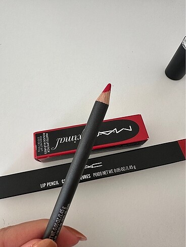 MAC Mac Ruby Woo Ruj Ve Dudak Kalemi
