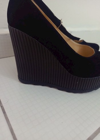 Siyah Süet Platform Topuklu Kadın Ayakkabı - Görsel 3