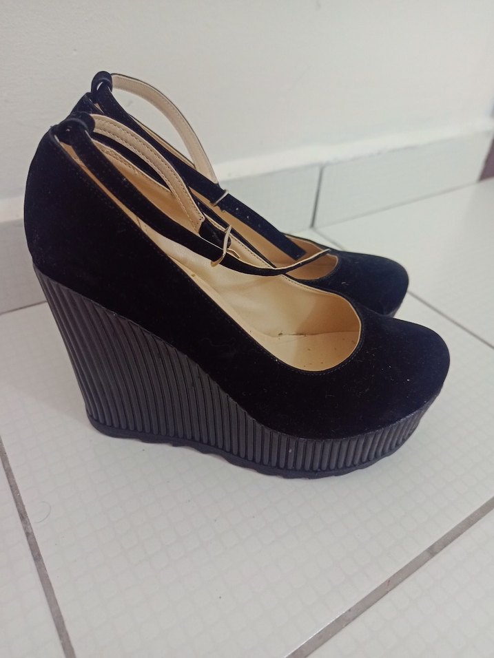 Siyah Süet Platform Topuklu Kadın Ayakkabı - Görsel 2