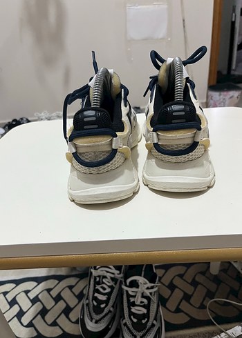 38 Beden beyaz Renk Lacoste Erkek Beyaz Gri Bağcıklı Spor Ayakkabı orijinal 38