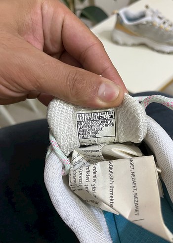 37,5 Beden beyaz Renk Orjinal 37.5 Beyaz Gri Bağcıklı Skechers Spor Ayakkabı