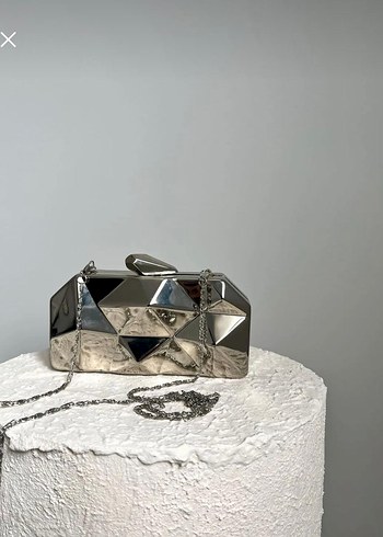 Diğer Metalik Gri Yılan Desenli Tokalı Kadın Clutch Çanta