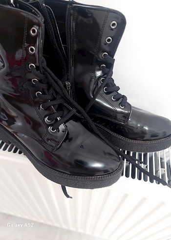 38 Beden Siyah Parlak Rugan Stiletto Topuklu Kadın Bot