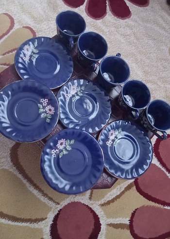 çiçek desenli fincan ve tabak