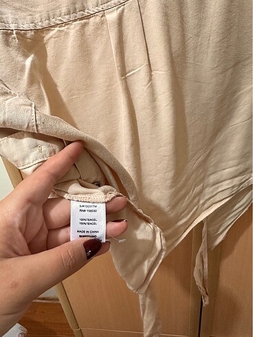 m Beden ten rengi Renk Bej rengi kısa kol yazlık gömlek