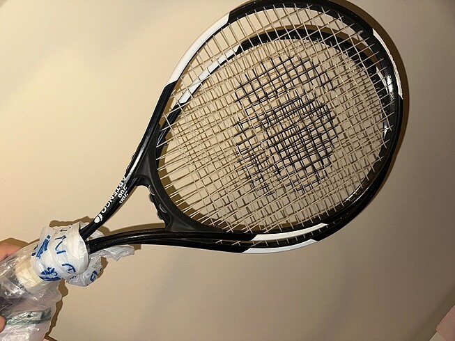 Artengo tr700 tenis raketi