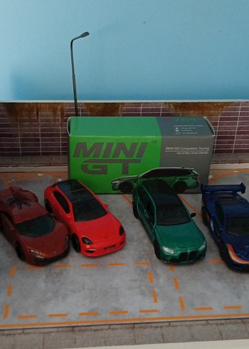 Mini GT Çok Renkli Oyuncak Arabalar Seti